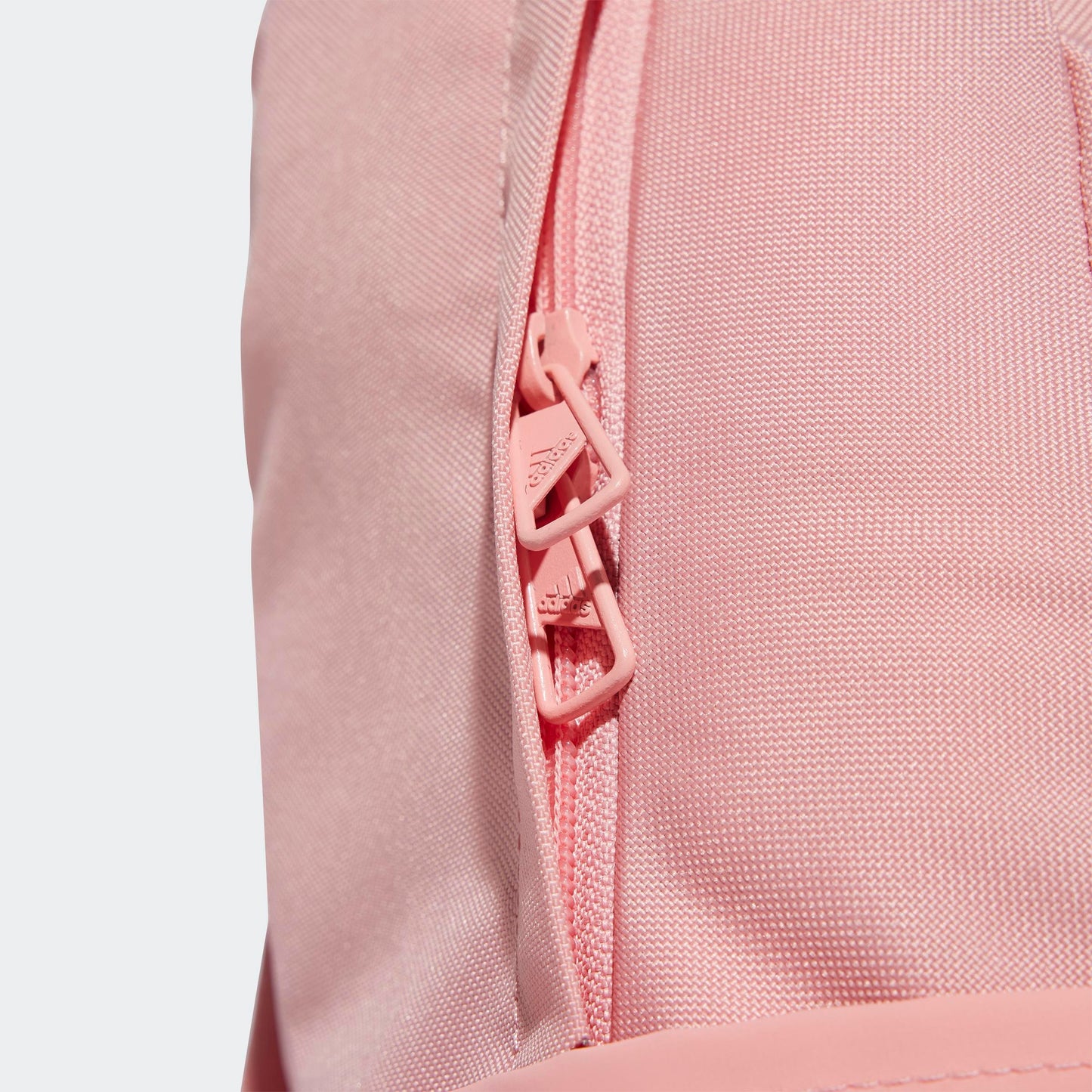 ADIDAS Classic Badge of Sport 3-Stripes Backpack
Référence : IZ1911