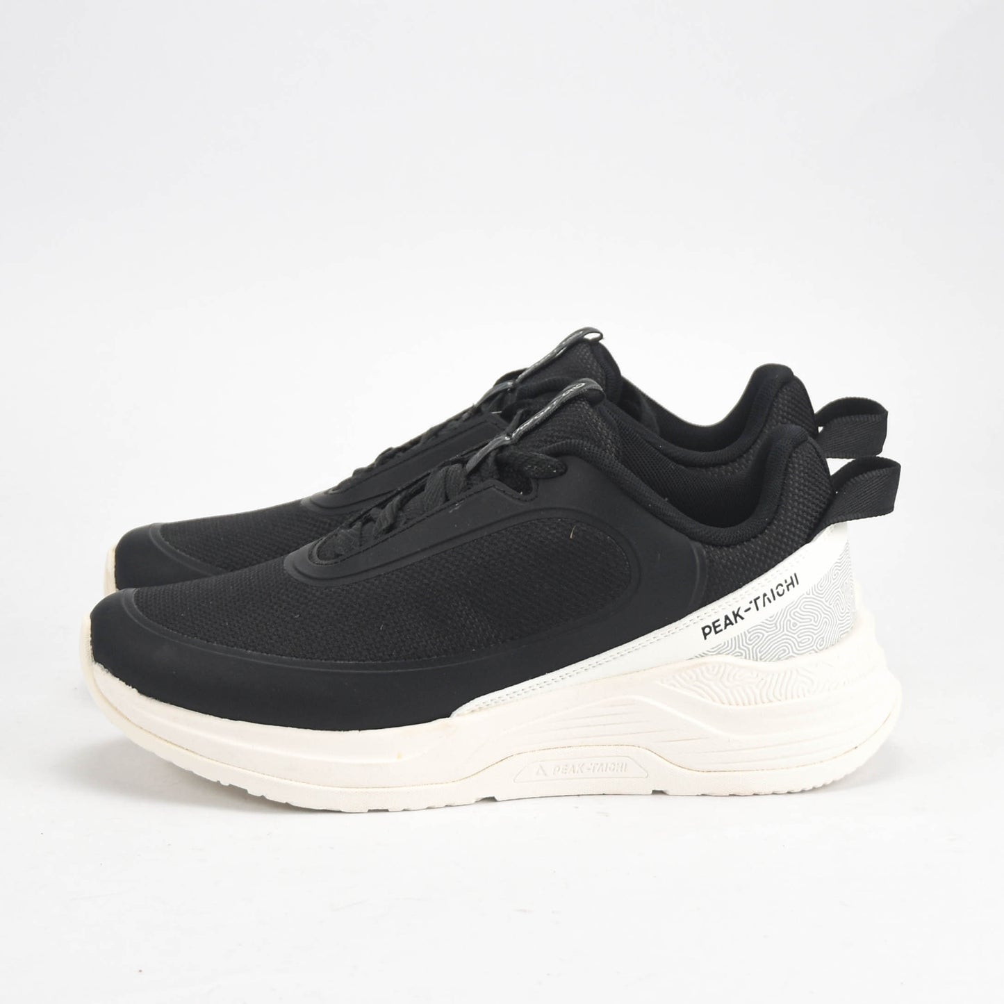 PEAK SHOES