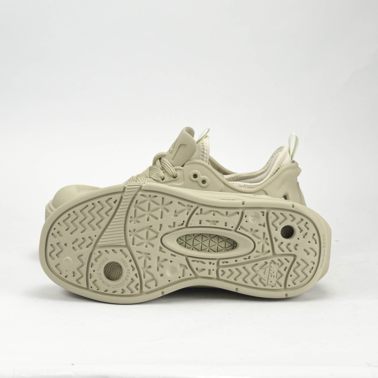 PEAK SPORTS SHOES