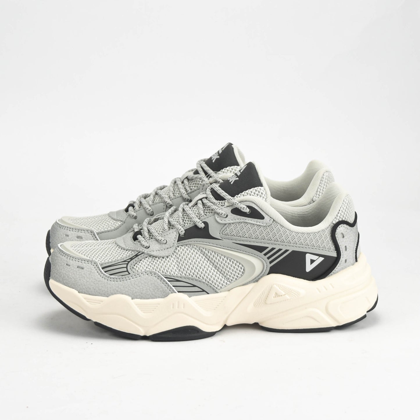 PEAK SHOES