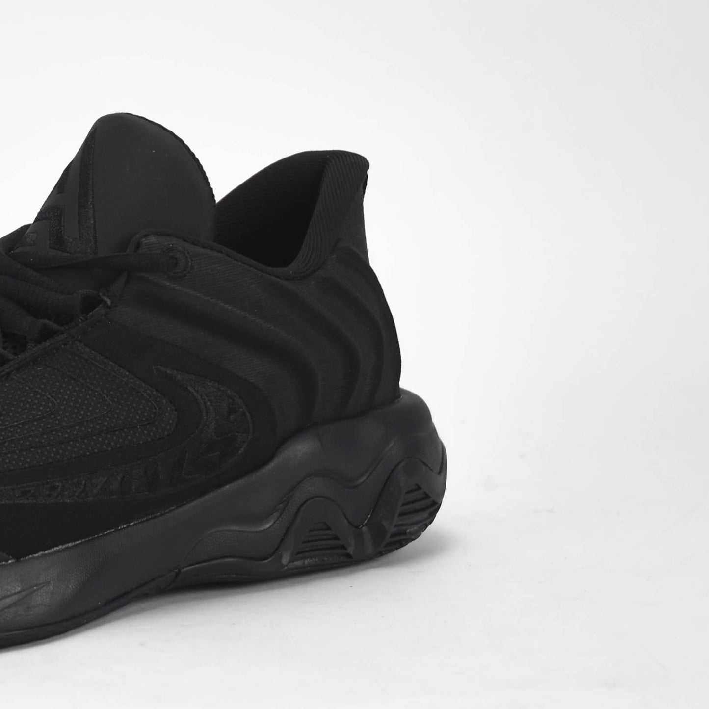 Nike Giannis Immortality 4