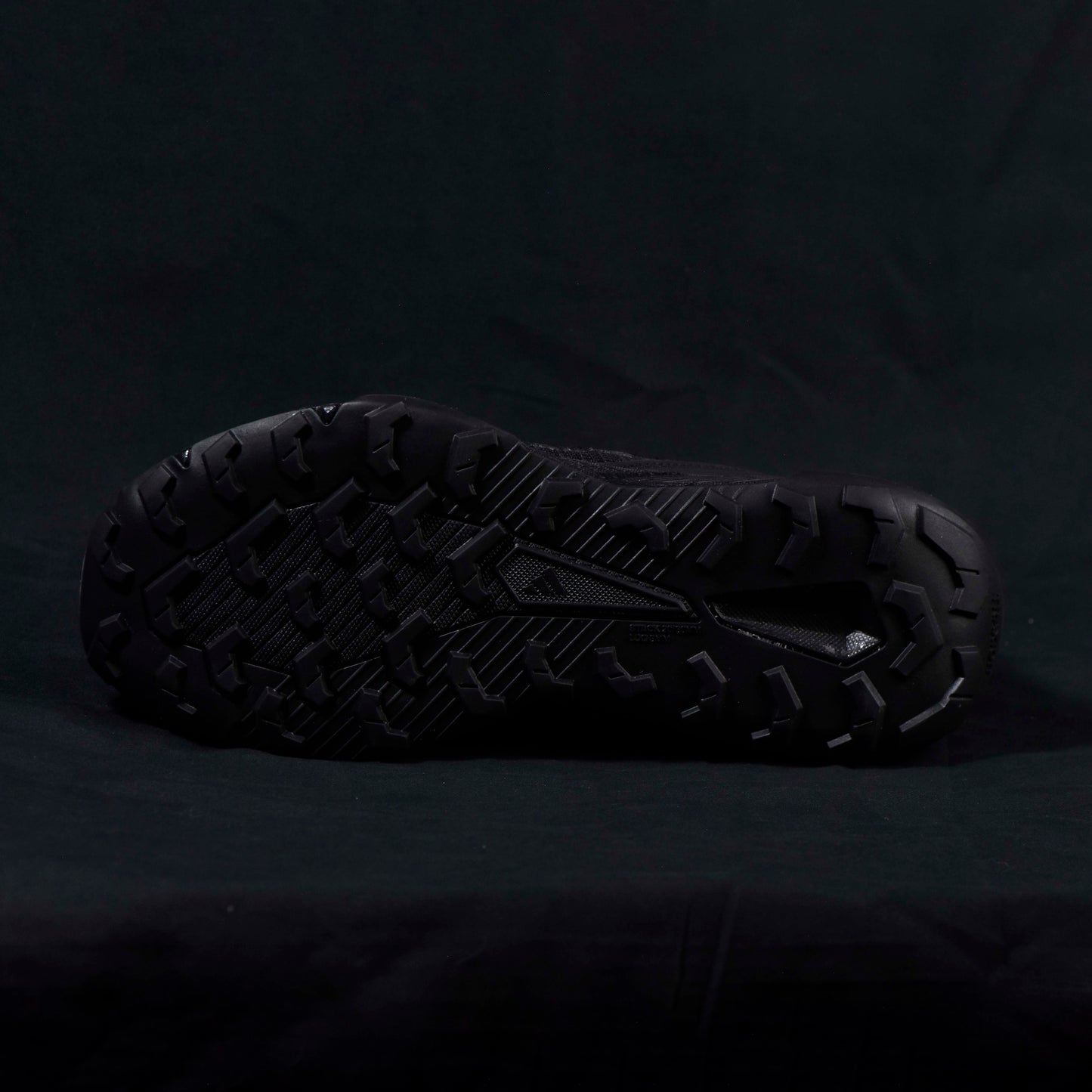 ADIDAS TRACE FINDER Q47235