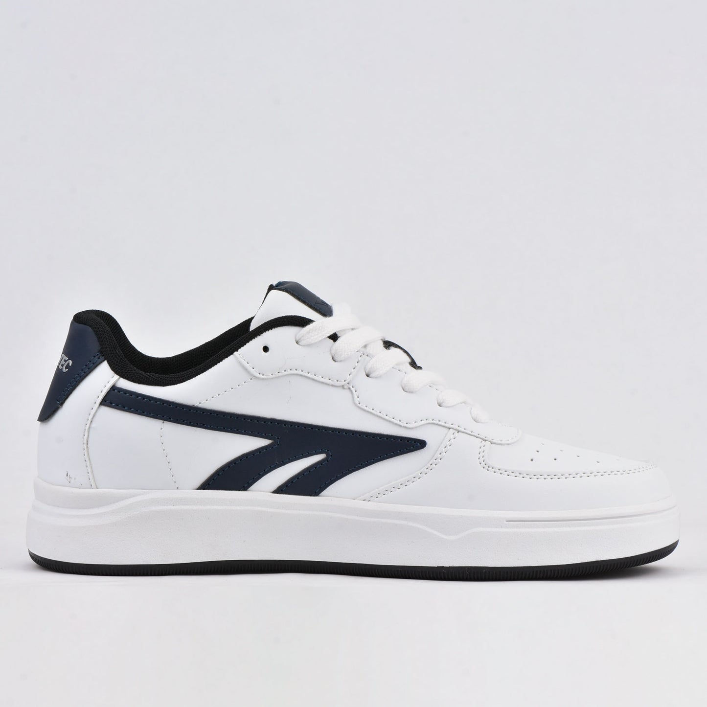 VASITY COURT WHITE/NAVY/BLACK HI TEC
Référence : S013767