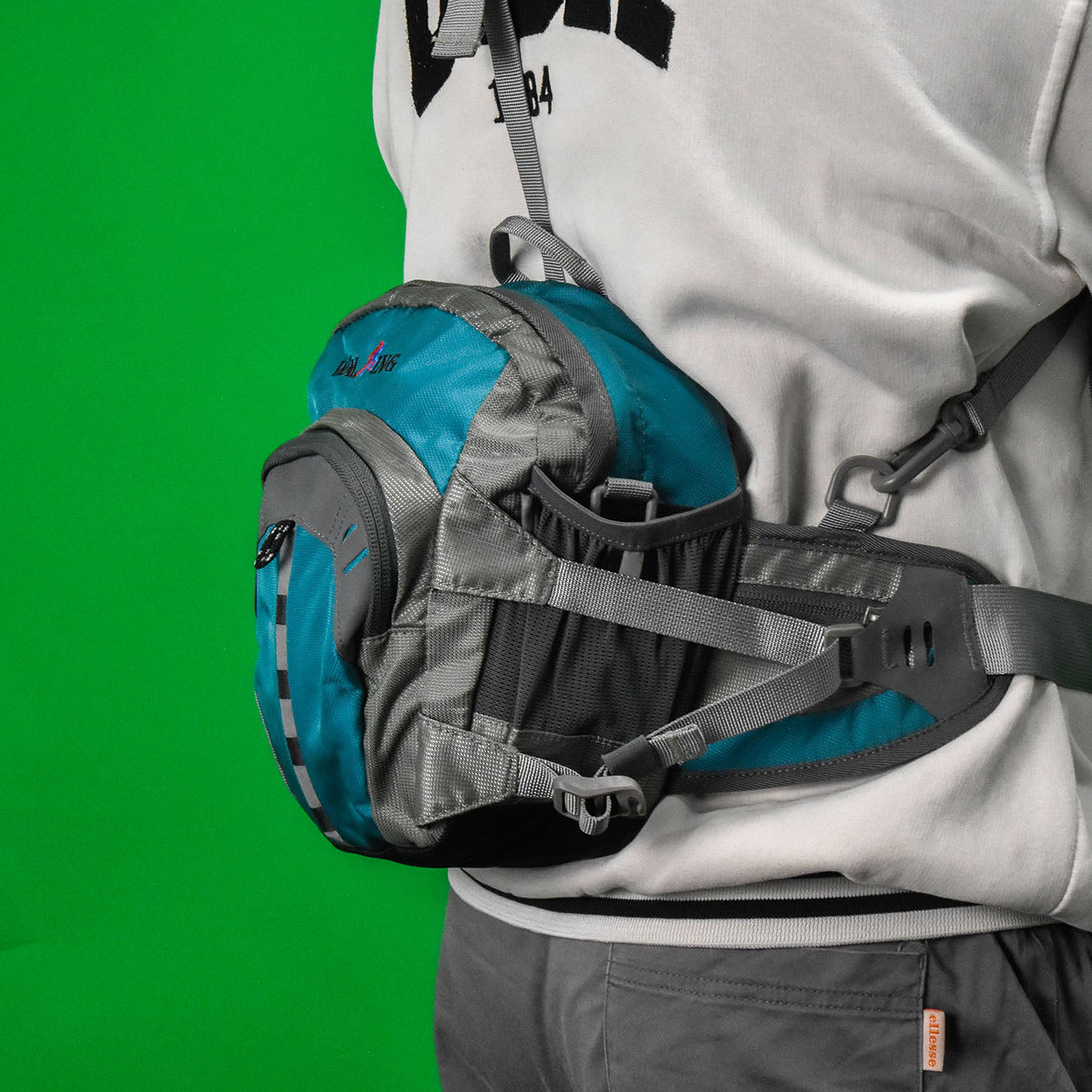 MULTIFUNCTIONAL SMALL BAG BLUE
Référence : M8075BL