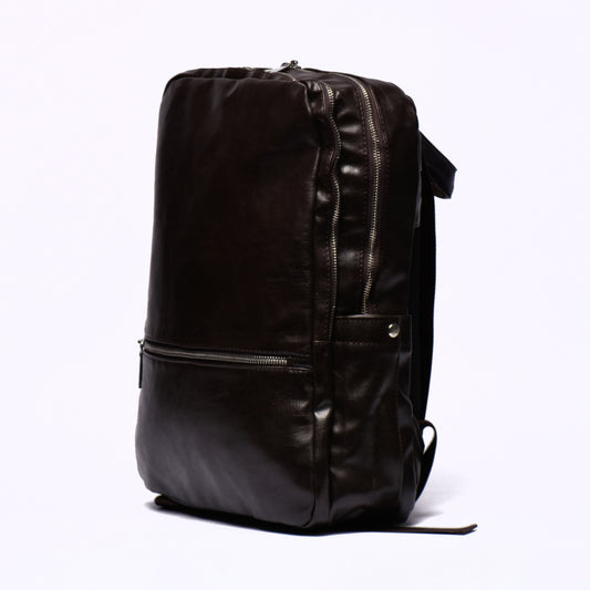 Sac à dos en cuir marron noirci
Référence : 6601